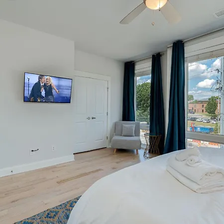 Country Thunder - Private Balcony - 5 Min Walk To Geodis Park