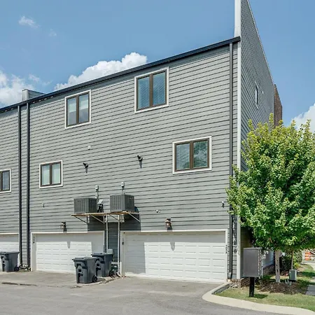 Country Thunder - Private Balcony - 5 Min Walk To Geodis Park Holiday home Nashville