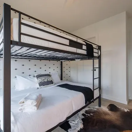 Holiday home Hyve - Haven Heights - Walk To Broadway