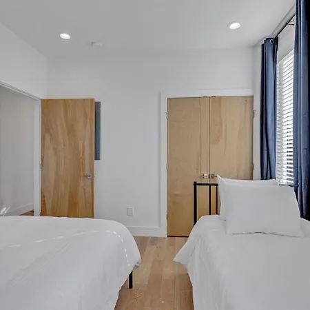 Holiday home Boozy Boots - Minutes To Broadway *