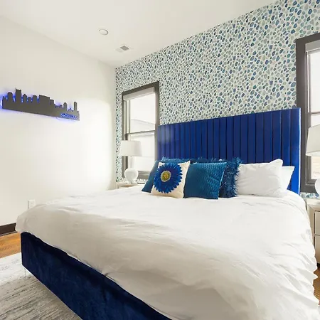 2 Luxe Gulch Homes - Rooftop Deck - Sleeps 24 Holiday home Nashville