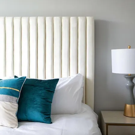 2 Luxe Midtown Homes - Sleeps 24 - Mins To Broadway *