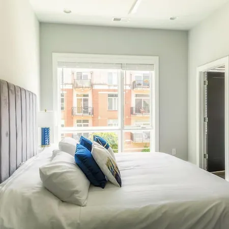 Holiday home 2 Luxe Midtown Homes - Sleeps 24 - Mins To Broadway Nashville