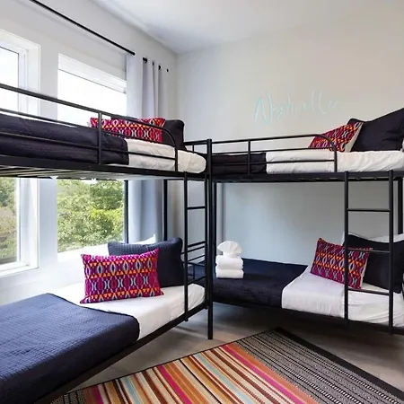 East Nash Double - 26 Beds Fast
