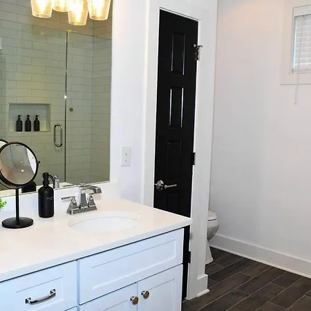 Luxurious Retreat * King Bed * Game Nashville