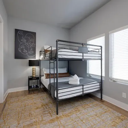Rooftop Skyline Views Dt Nash Sleeps 12 *