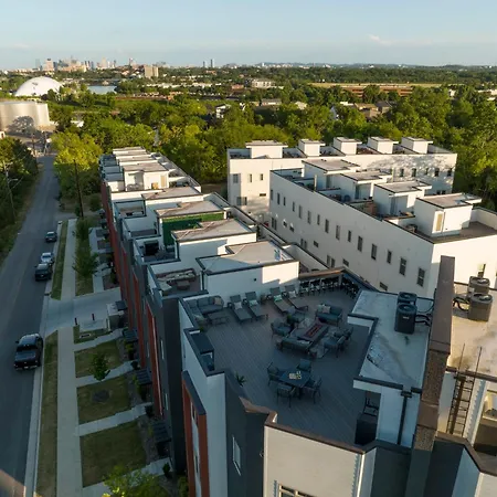 Rooftop Skyline Views Dt Nash Sleeps 12 Holiday home *