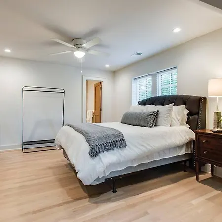 Lux West Nash Tudor 4mi To Dt Sleeps 9 Holiday home *