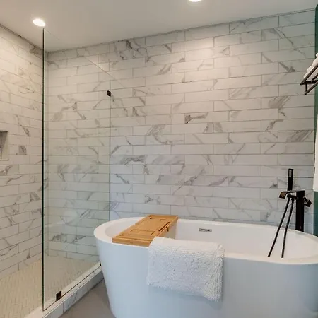 Holiday home Historic East Nash Sleeps 6