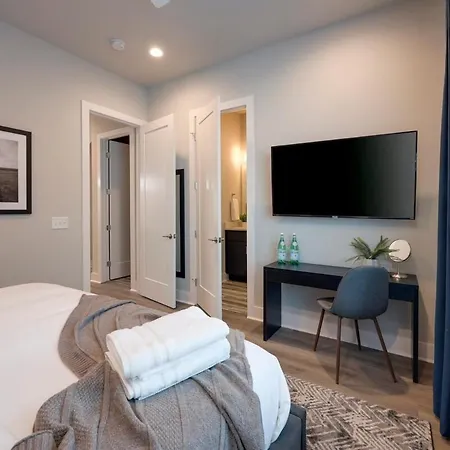New Lux Townhome 6 Mins To Dt Rooftop Sleeps 12 Holiday home *