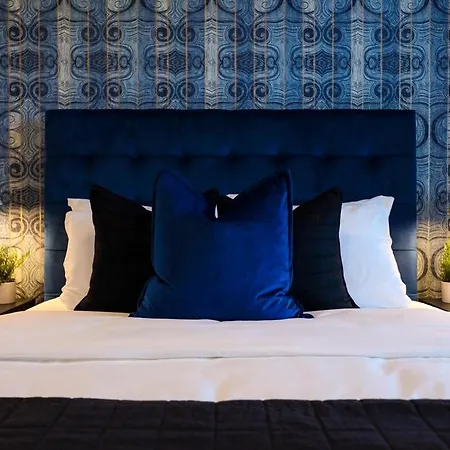 New Lux Townhome 6 Mins To Dt Rooftop Sleeps 12 * Nashville