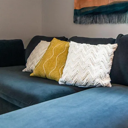 Holiday home Modern East Gem, Walk To Local Favorites, Cozy Den, Workspace & Smart Tvs, Fully Equipped Kitchen, Garage & Fast Wifi, Near Mas Tacos, Rosepepper & Five Points, 10 Min To Broadway & Nissan Stadium, 24 Hr Hospitality *