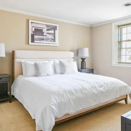 Apartment Landing - Modern With Amazing Amenities