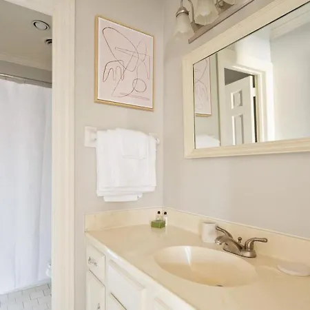 Landing - Modern With Amazing Amenities *