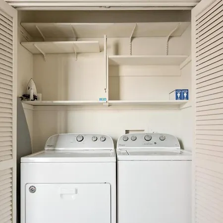 Landing - Modern With Amazing Amenities *