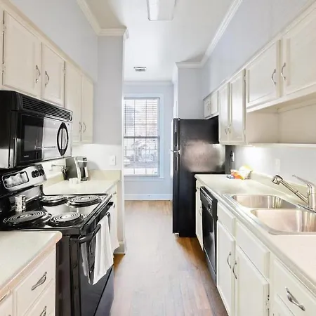 Apartment Landing - Modern With Amazing Amenities