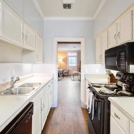 Landing - Modern With Amazing Amenities