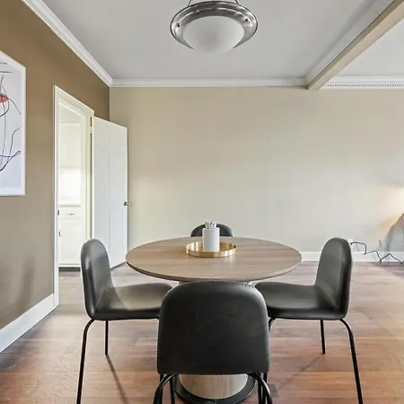 Apartment Landing - Modern With Amazing Amenities *