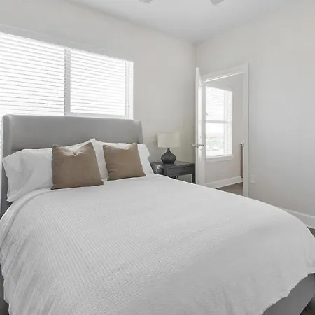 Landing - Modern With Amazing Amenities Nashville