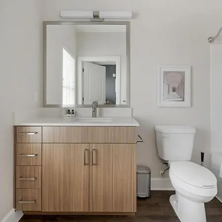 Apartment Landing - Modern With Amazing Amenities Nashville