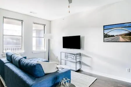 Apartment Two Cozysuites Bold Music Row In