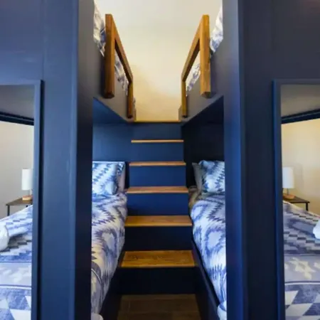 Luxury Four-story With Rooftop Views, 10min To Downtown! Sleeps 12! Holiday home *