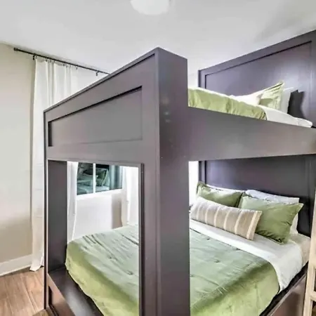 Holiday home Luxury Four-story Home, Rooftop Deck With Views, Pingpong! Sleeps 12! *