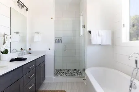 Holiday home The Maple House - Huge Backyard & Mins To Broadway Nashville