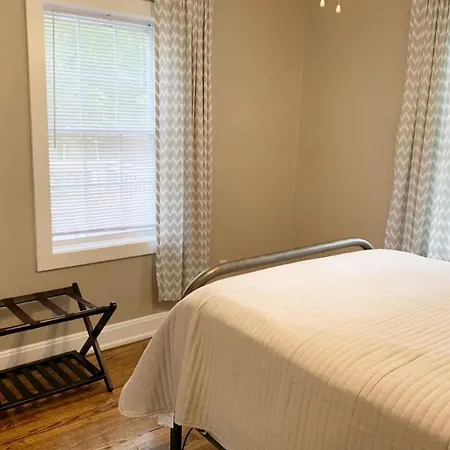 Hangout House Play, Work, And Visit Holiday home Nashville