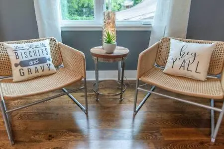 Twin Homes With Airy Rooftops & Photo Ops Holiday home Nashville