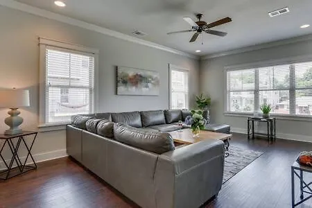Twin Belmont Homes W 8 King 4 Living Sleep Up To 24 Guests Walk To Belmont & Vanderbilt Near Music Row The Gulch & 12 South 2 Miles To Broadway Smart Tvs Parking 24 Hr Hospitality Holiday home *