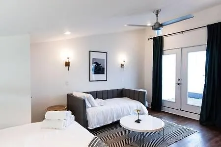Luxe Hillsboro Village Homes For 24 With 4 Patios, Rooftops And Garage Parking, Gourmet Kitchens And Smart Tvs, Walk To Vanderbilt, Pancake Pantry And Fido, 24hr Hospitality, 10 Min To Broadway And The Parthenon * Nashville