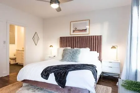 Luxe Hillsboro Village Homes For 24 With 4 Patios, Rooftops And Garage Parking, Gourmet Kitchens And Smart Tvs, Walk To Vanderbilt, Pancake Pantry And Fido, 24hr Hospitality, 10 Min To Broadway And The Parthenon Holiday home