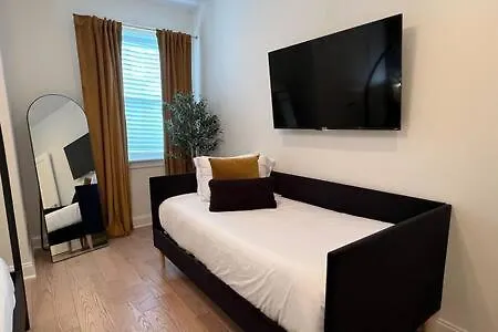 Belmont Music Row 4 Bed, Rooftop, 10 Minutes To Dt, 24 Hour Hospitality Team, Perfect For Groups, 7 Miles To Airport Nashville