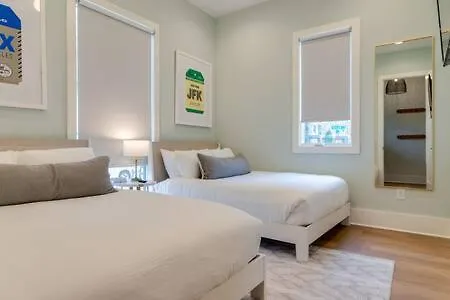 Spacious 4br, Rooftop Patio, Garage, Walk To Faves, 5 Mins To Nissan Stadium, Less Than 10 Mins To Broadway, 24 Hr Hospitality, Great For Groups *
