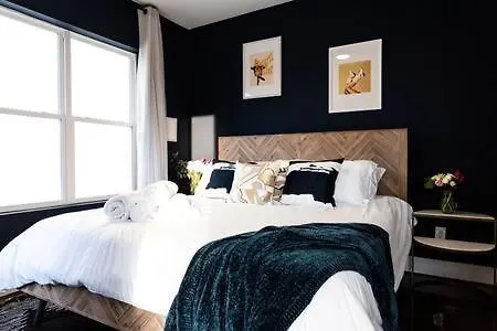 Luxury Hillsboro Village Rooftop Retreat Sleep 12 W Chef S Kitchen Smart Tvs & Garage Walk To Vanderbilt Pancake Pantry & Boutique Shopping Minutes To Broadway 12 South & The Parthenon 24 7 Hospitality * Nashville