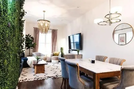 Luxury Hillsboro Village Rooftop Retreat Sleep 12 W Chef S Kitchen Smart Tvs & Garage Walk To Vanderbilt Pancake Pantry & Boutique Shopping Minutes To Broadway 12 South & The Parthenon 24 7 Hospitality Nashville