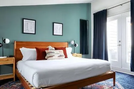Holiday home Hillsboro Village Rooftop Retreat With Views, Sleep 12 With Gourmet Kitchen, Smart Tvs & Garage, Walk To Vanderbilt, Pancake Pantry And Boutique Shopping, Minutes To Broadway, 12 South And The Parthenon, Perfect For Groups, 24hr Hospitality *