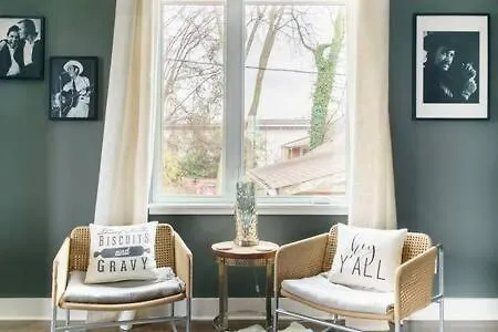 The Dolly - Breezy Rooftop, Iconic Art Retreat Holiday home *