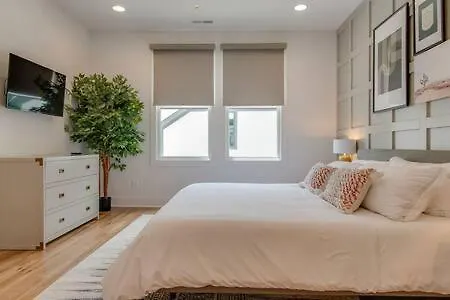 East Nashville Retreat For 10 Guests