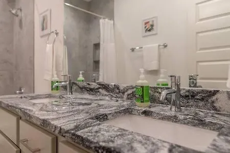 East Nashville Retreat For 10 Guests Holiday home