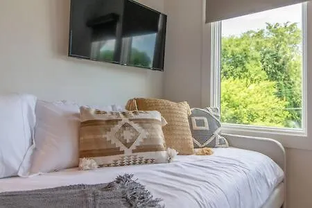 East Nashville Retreat For 10 Guests *