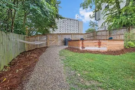 The Blue - 4 Beds And 7 Mins To Broadway! * Nashville