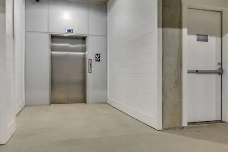 Roomy 1-level Near Vanderbilt With Parking, 1 Story, Secure Parking, Patio 3 Miles To Broadway