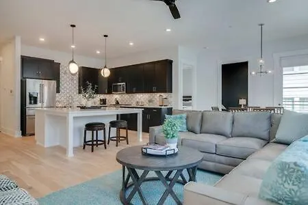 Roomy 1-level Near Vanderbilt With Parking, 1 Story, Secure Parking, Patio 3 Miles To Broadway Nashville