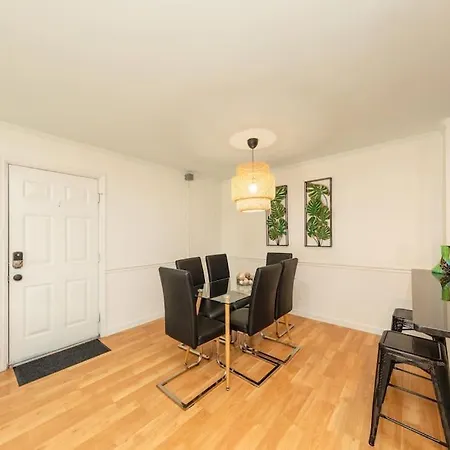Apartment Modern 2br With Optional Parking Near Vanderbilt & Music Row, Walk To Centennial Park & Mins To Broadway Nashville