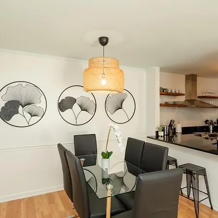 Modern 2br With Optional Parking Near Vanderbilt & Music Row, Walk To Centennial Park & Mins To Broadway Apartment