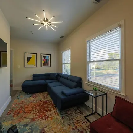 Chic 2br With Optional Parking Mins To Music Row, Vanderbilt & Broadway Apartment Nashville