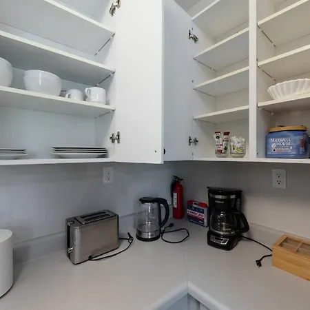 Chic 2br With Optional Parking Mins To Music Row, Vanderbilt & Broadway * Nashville