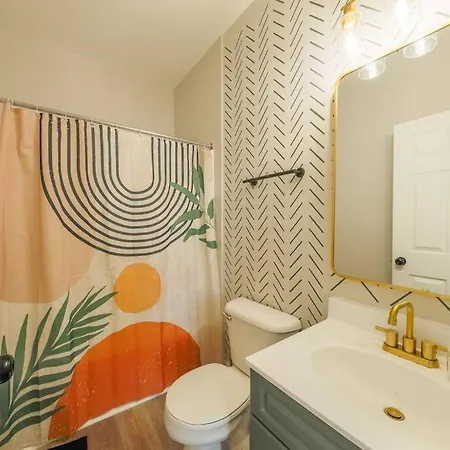 Apartment Chic 2br With Optional Parking Mins To Music Row, Vanderbilt & Broadway